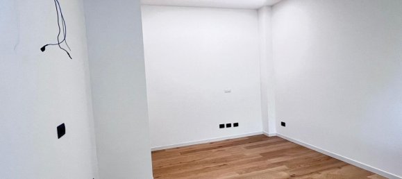 2 Schlafzimmer Wohnung in Milan, Italy, Nr. 399386 7