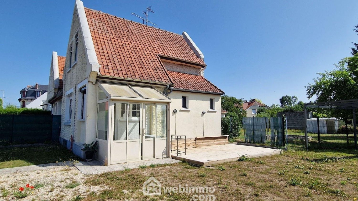 2 bedrooms House in Laon, France No. 223020