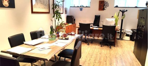 Armazém em Senago, Italy 146 m² N.º 66288 11