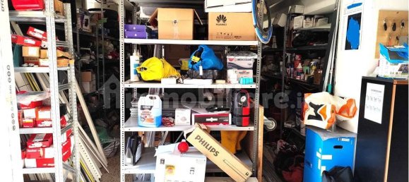 Armazém em Senago, Italy 146 m² N.º 66288 14