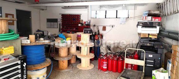 Armazém em Senago, Italy 146 m² N.º 66288 13