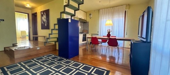 3 bedrooms Penthouse in Camaiore, Italy No. 35727 9