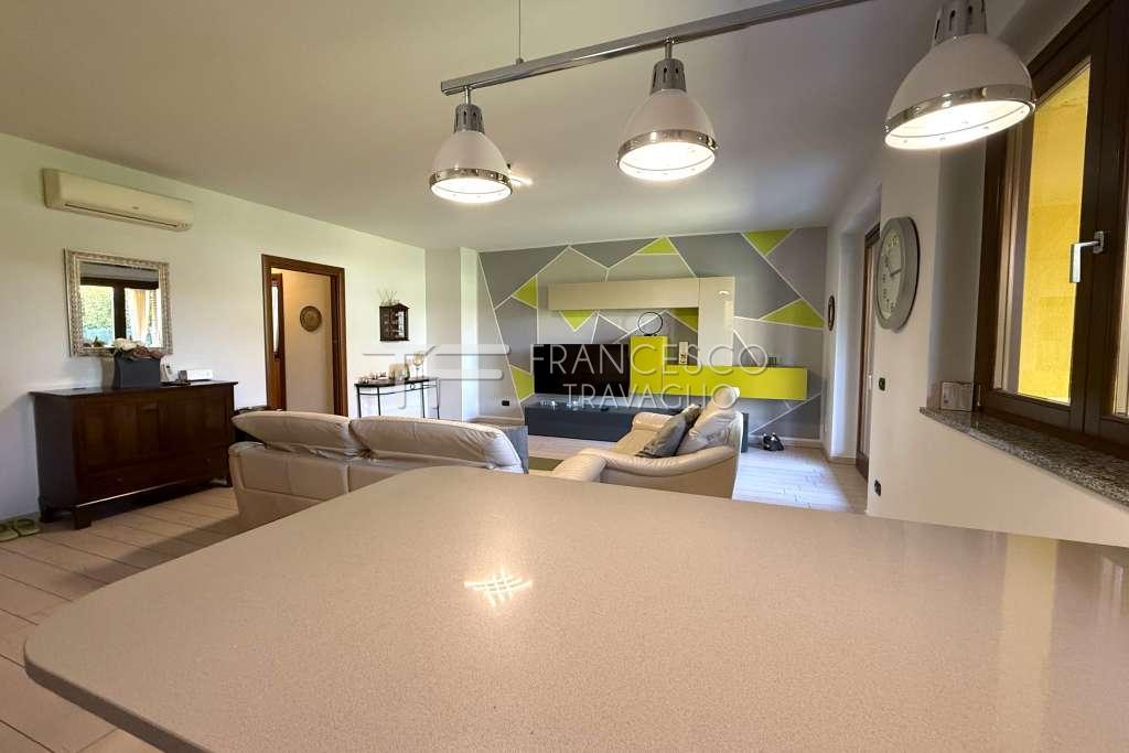 5 rooms Villa in Invorio, Italy No. 269529