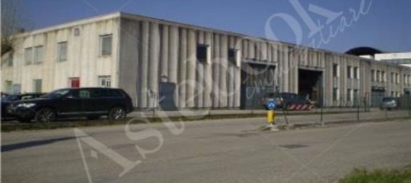 379m² Warehouse in Perugia, Italy No. 326595 2
