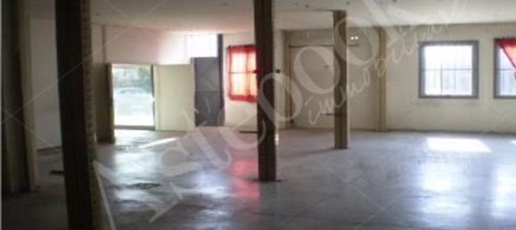 379m² Warehouse in Perugia, Italy No. 326595 8