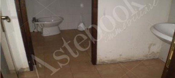 379m² Warehouse in Perugia, Italy No. 326595 13