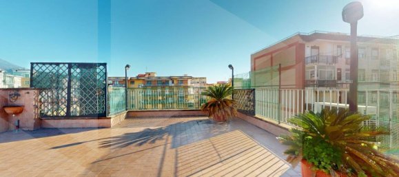 3-Zimmer Wohnung in San Giorgio a Cremano, Italy, Nr. 17486 2