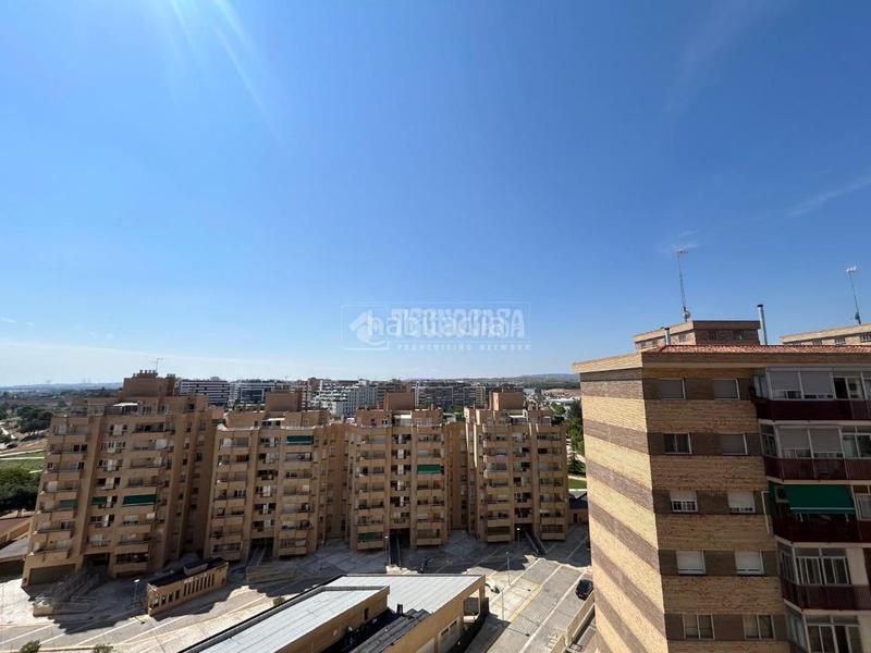 Apartamento de 3 dormitorios en Zaragoza, Spain No. 199580