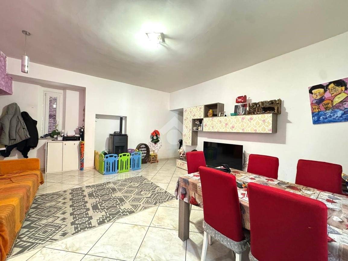 Apartamento T2 em Monterotondo, Italy N.º 152879