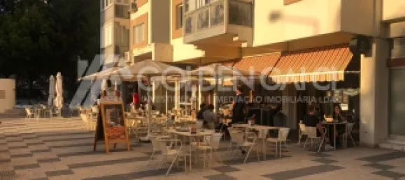 342m² Commercial property in Lisbon, Portugal No. 141621 4