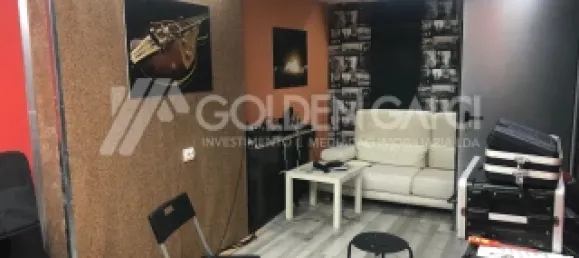 342m² Commercial property in Lisbon, Portugal No. 141621 16