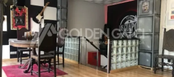 342m² Commercial property in Lisbon, Portugal No. 141621 11