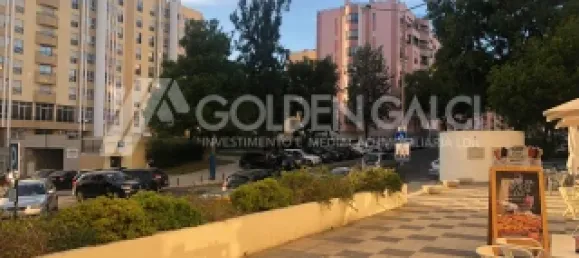 342m² Commercial property in Lisbon, Portugal No. 141621 3