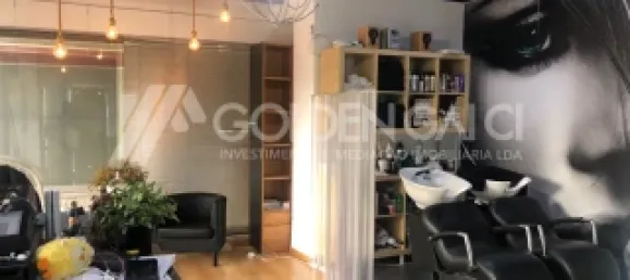 342m² Commercial property in Lisbon, Portugal No. 141621 9