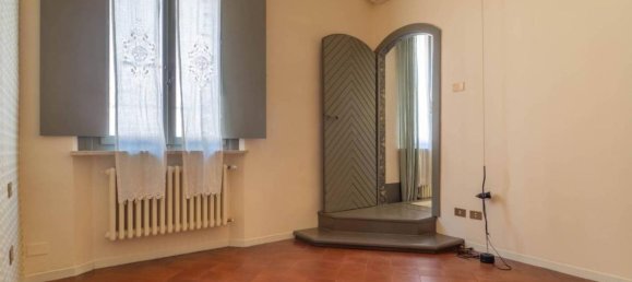 7 rooms Apartment in Ferrara, Italy No. 41208 33