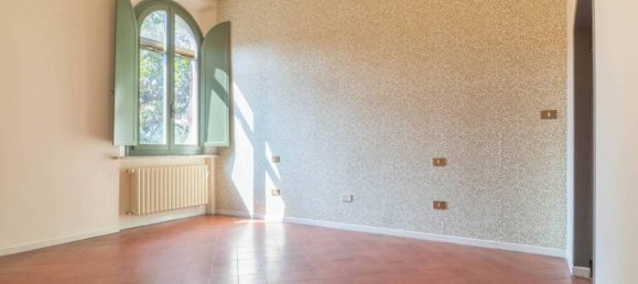 7 rooms Apartment in Ferrara, Italy No. 41208 17
