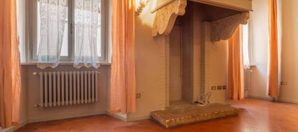 7 rooms Apartment in Ferrara, Italy No. 41208 47