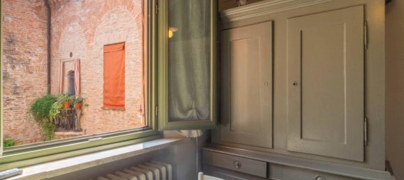 7 rooms Apartment in Ferrara, Italy No. 41208 5