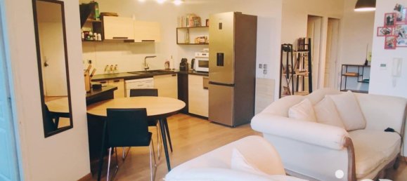 2-salle Appartement à Troyes, France No. 219905 2