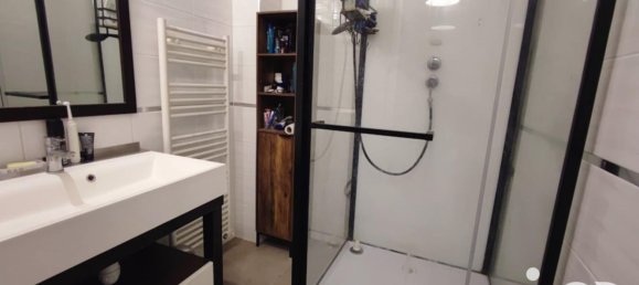 2-salle Appartement à Troyes, France No. 219905 17