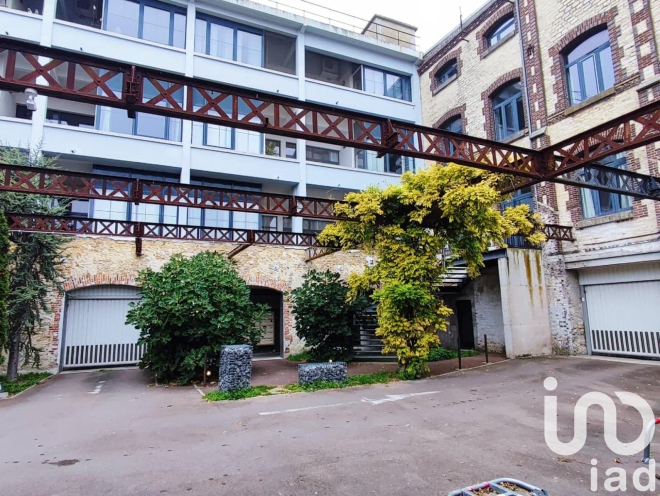 2-salle Appartement à Troyes, France No. 219905