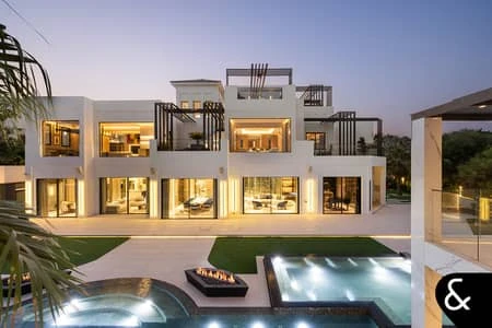 19 bedrooms Villa in Dubai, UAE No. 111253