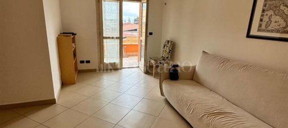 32m² Office in Avezzano, Italy No. 113265 3