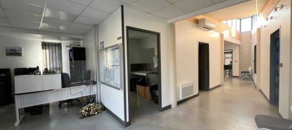 Escritório em Saint-Amand-Montrond, France 1141 m² N.º 68940 29