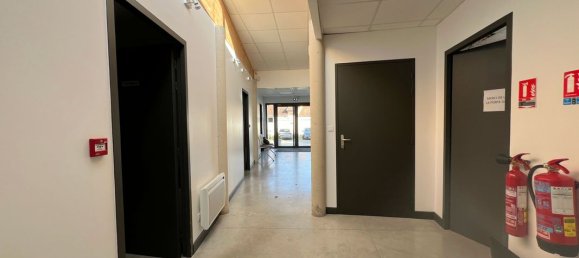 Escritório em Saint-Amand-Montrond, France 1141 m² N.º 68940 13