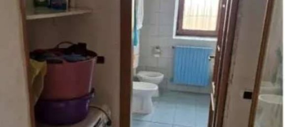 2 bedrooms Apartment in Turate, Italy No. 331017 10