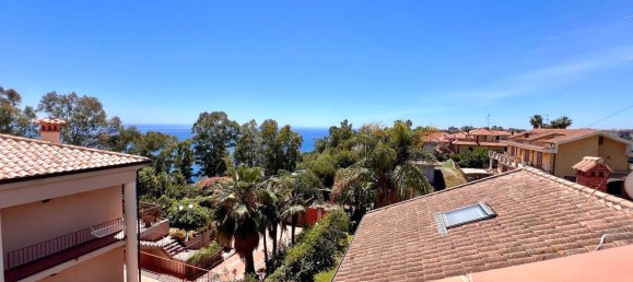 3 bedrooms Villa in Acireale, Italy No. 282825 9