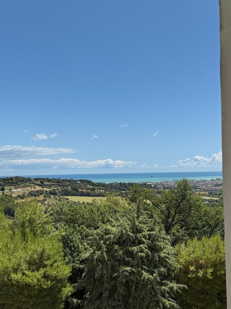 6 bedrooms Apartment in Civitanova Marche, Italy No. 338067