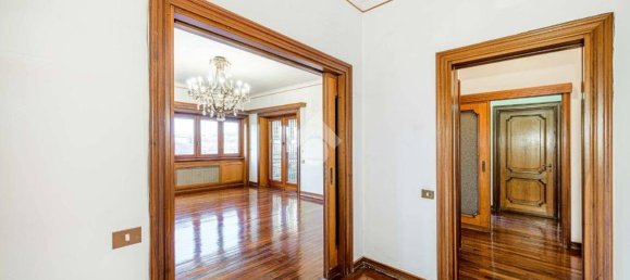 4 bedrooms Apartment in Rome, Italy No. 61123 5