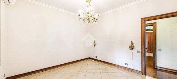 4 bedrooms Apartment in Rome, Italy No. 61123 21