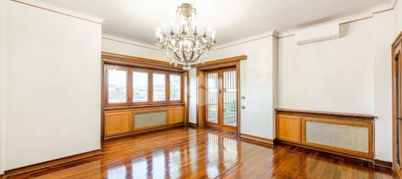 4 bedrooms Apartment in Rome, Italy No. 61123 11