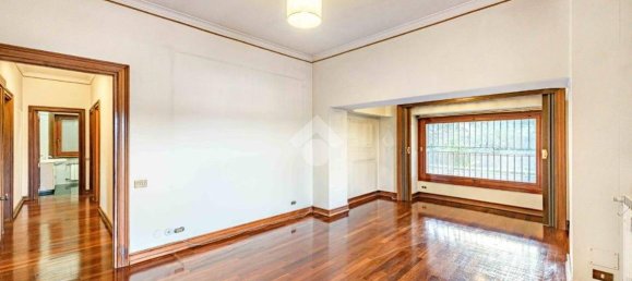 4 bedrooms Apartment in Rome, Italy No. 61123 17