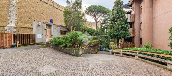 4 bedrooms Apartment in Rome, Italy No. 61123 35