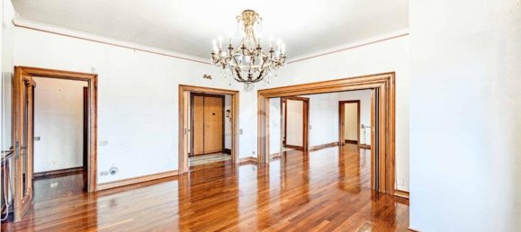 4 bedrooms Apartment in Rome, Italy No. 61123 13