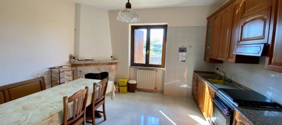 7-salle Maison à Fontanarosa, Italy No. 109713 10