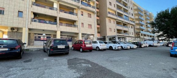 563m² Commercial property in Rende, Italy No. 118333 11