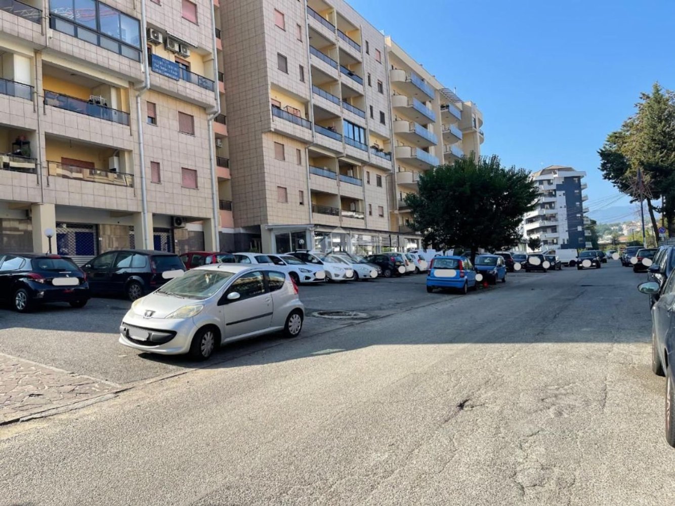 563m² Commercial property in Rende, Italy No. 118333