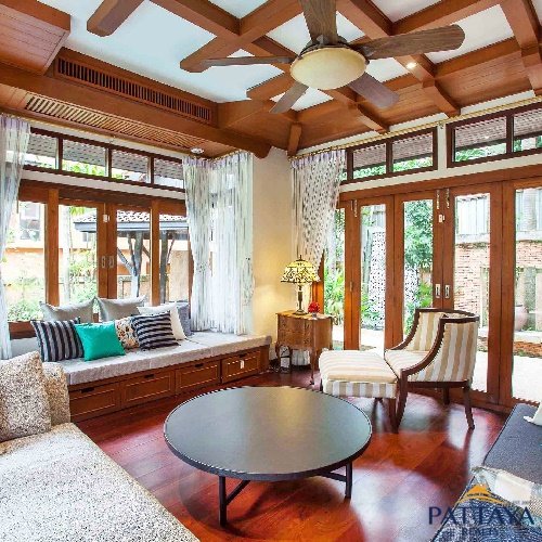 4 bedrooms Cafe / restaurant in Pattaya, Thailand No. 4040