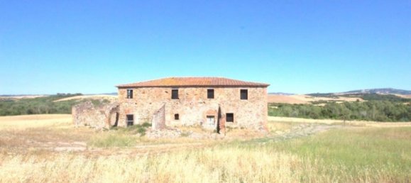 6 bedrooms House in Lajatico, Italy No. 259 4