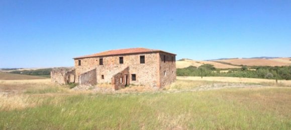 6 bedrooms House in Lajatico, Italy No. 259 5