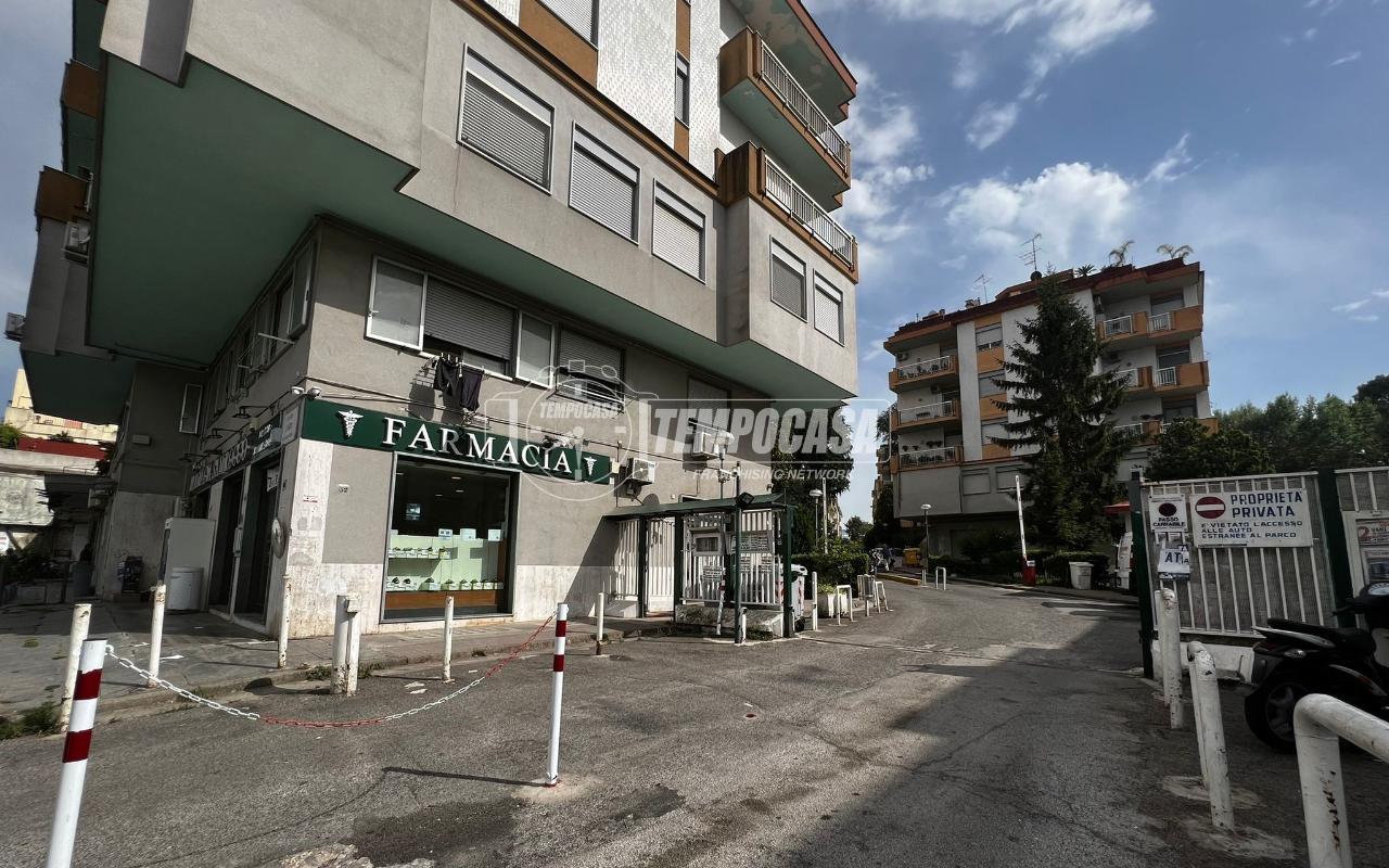 1 room Garage in Naples, Italy No. 27759