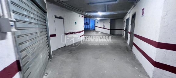 1 room Garage in Naples, Italy No. 27759 4