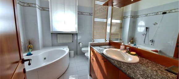 10-Zimmer Villa in Como, Italy, Nr. 149903 36