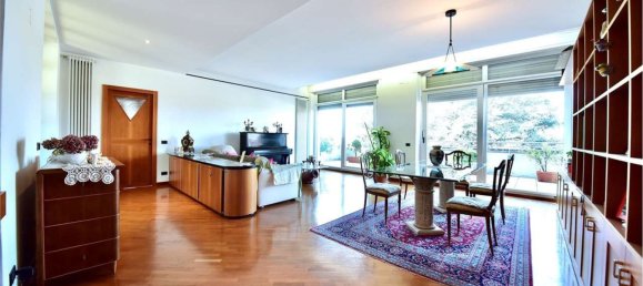 10-Zimmer Villa in Como, Italy, Nr. 149903 7