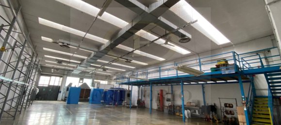 1 room Warehouse in Bovisio Masciago, Italy No. 174773 2