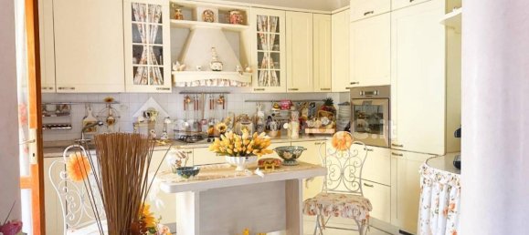 2 Schlafzimmer Wohnung in Vinci, Italy, Nr. 145032 12